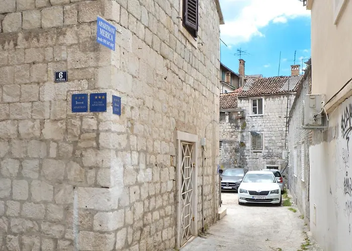 Valery بيت ضيافة 4*